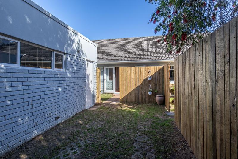 To Let 1 Bedroom Property for Rent in Bergvliet Western Cape